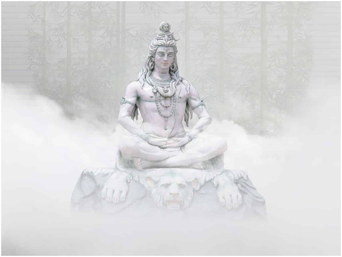 Om Tryambakam Yajamahe – Maha Mrityunjaya Mantra Meaning and Significance