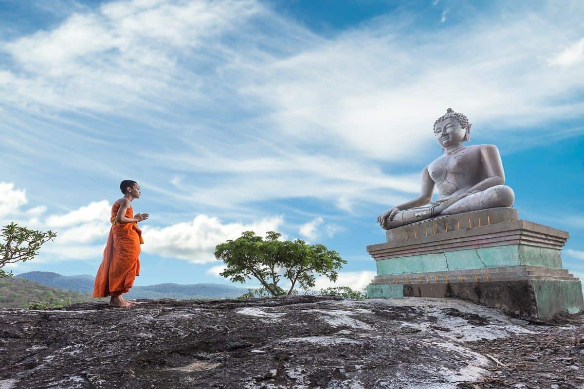 6 Simple Buddhist Mantras for Peace, Love and Healing