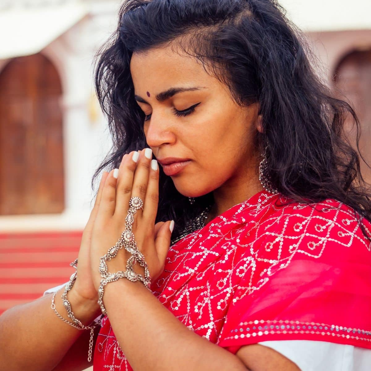 hole on top of ear spiritual meaning