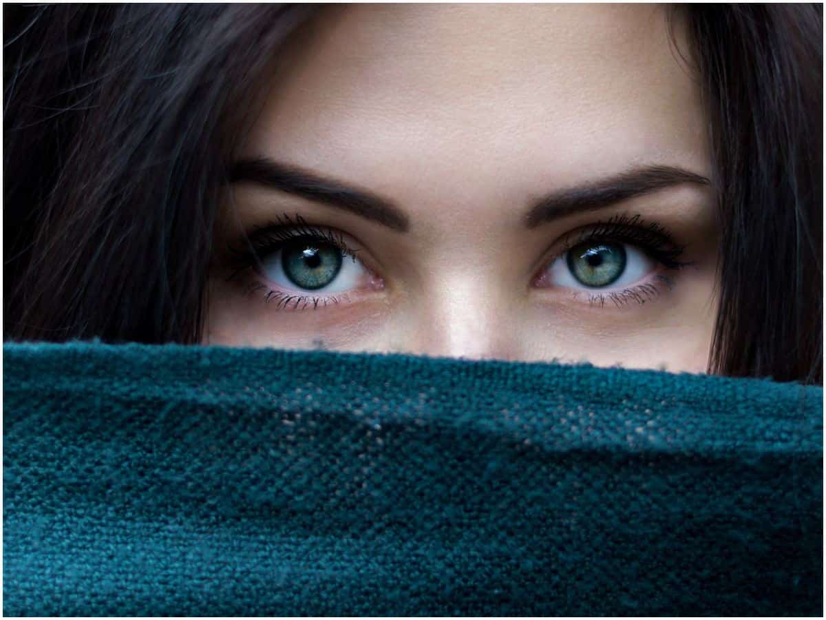 Glowing Green Eyes spiritual meaning