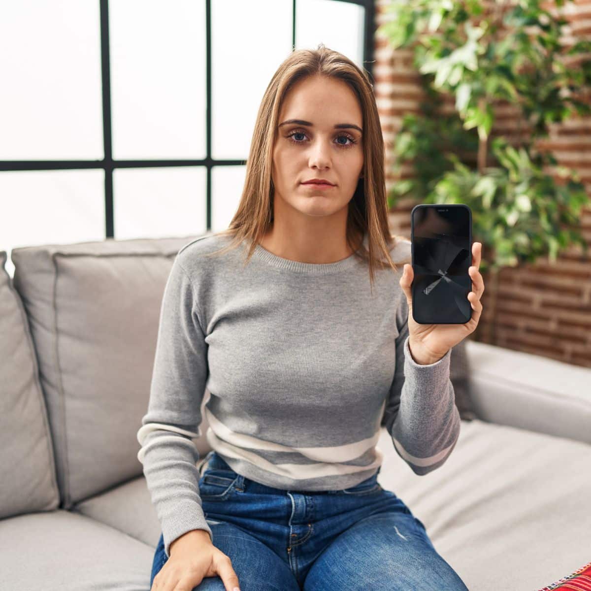 What does a cracked phone screen say about you