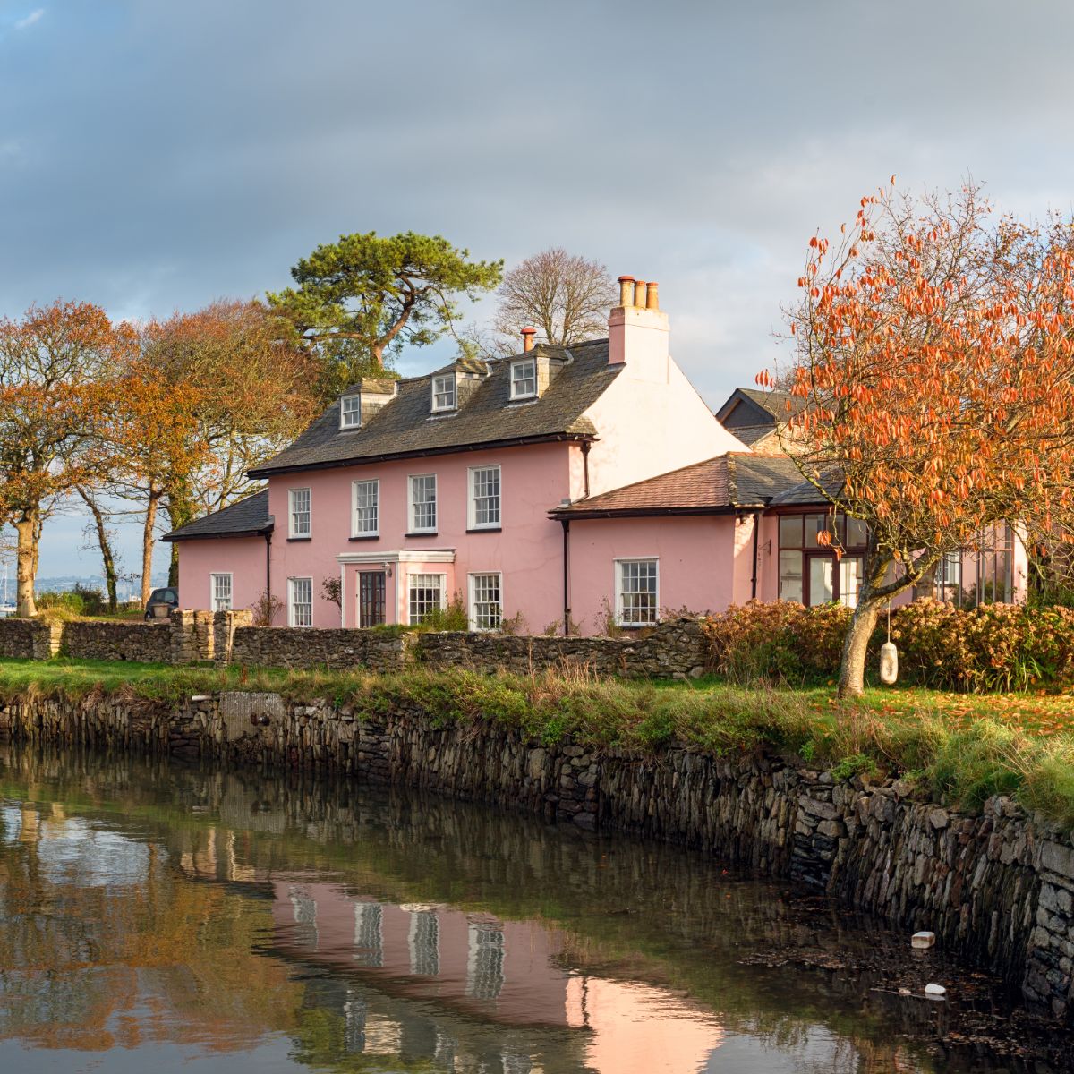 dreams about buildings with lots of rooms