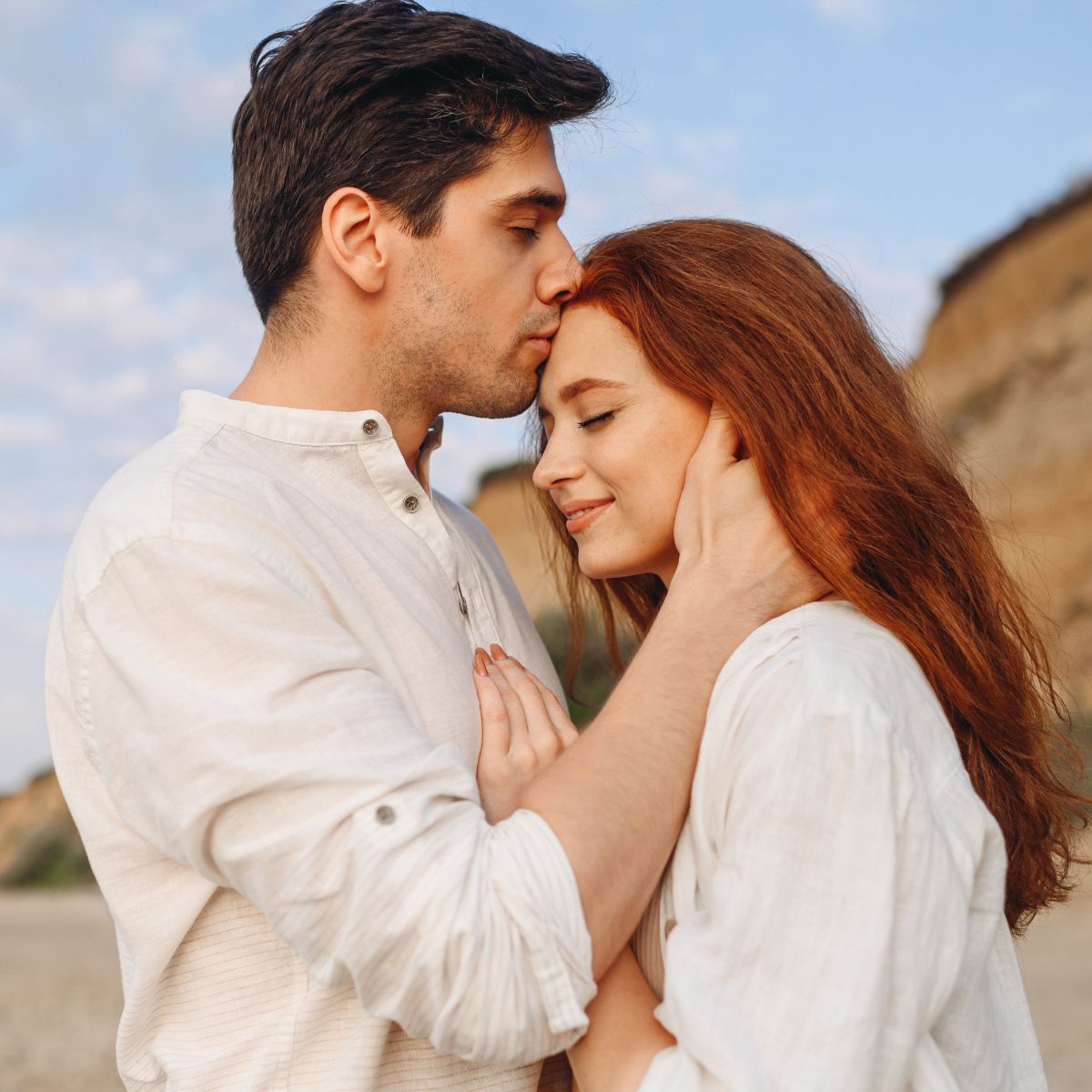 what does it mean when your boyfriend kisses your forehead