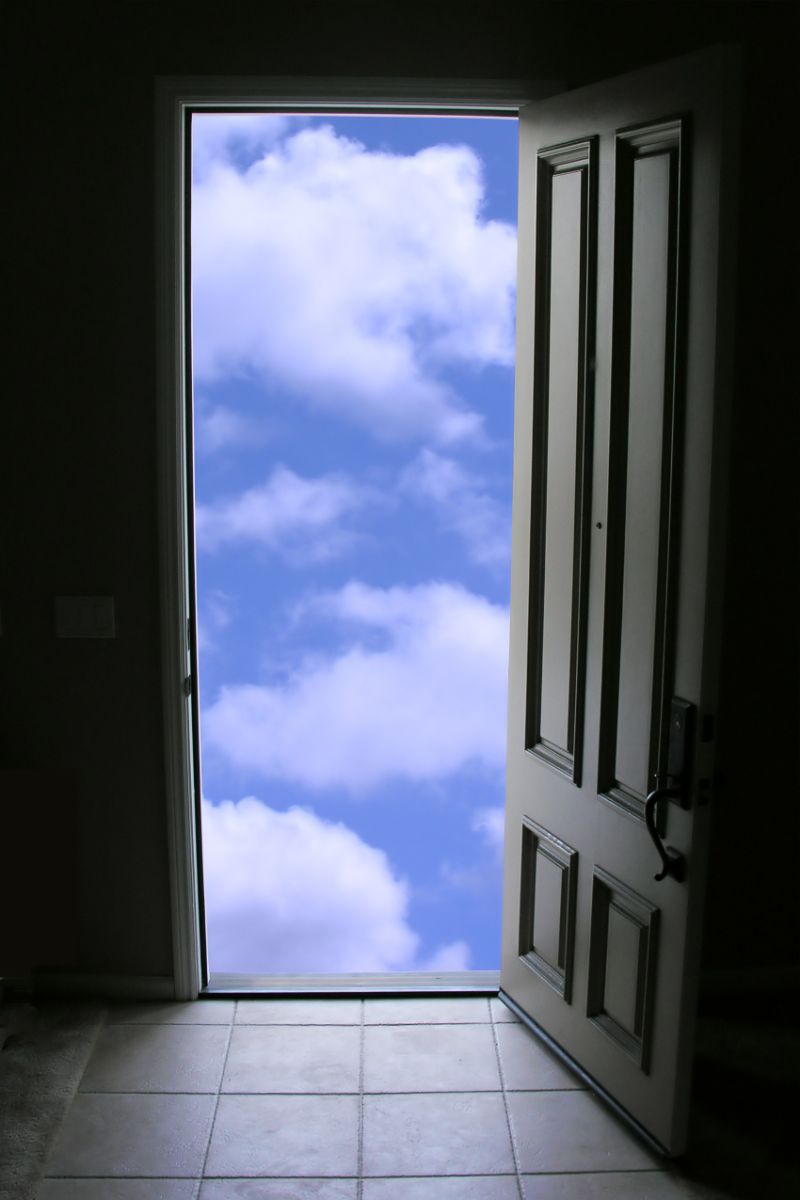 Doors opening by themselves Spiritual Meaning