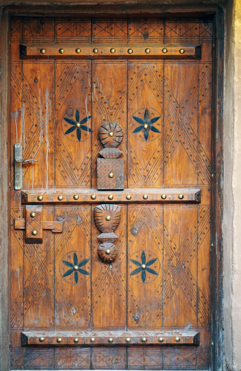 Doors opening by themselves Spiritual Meaning