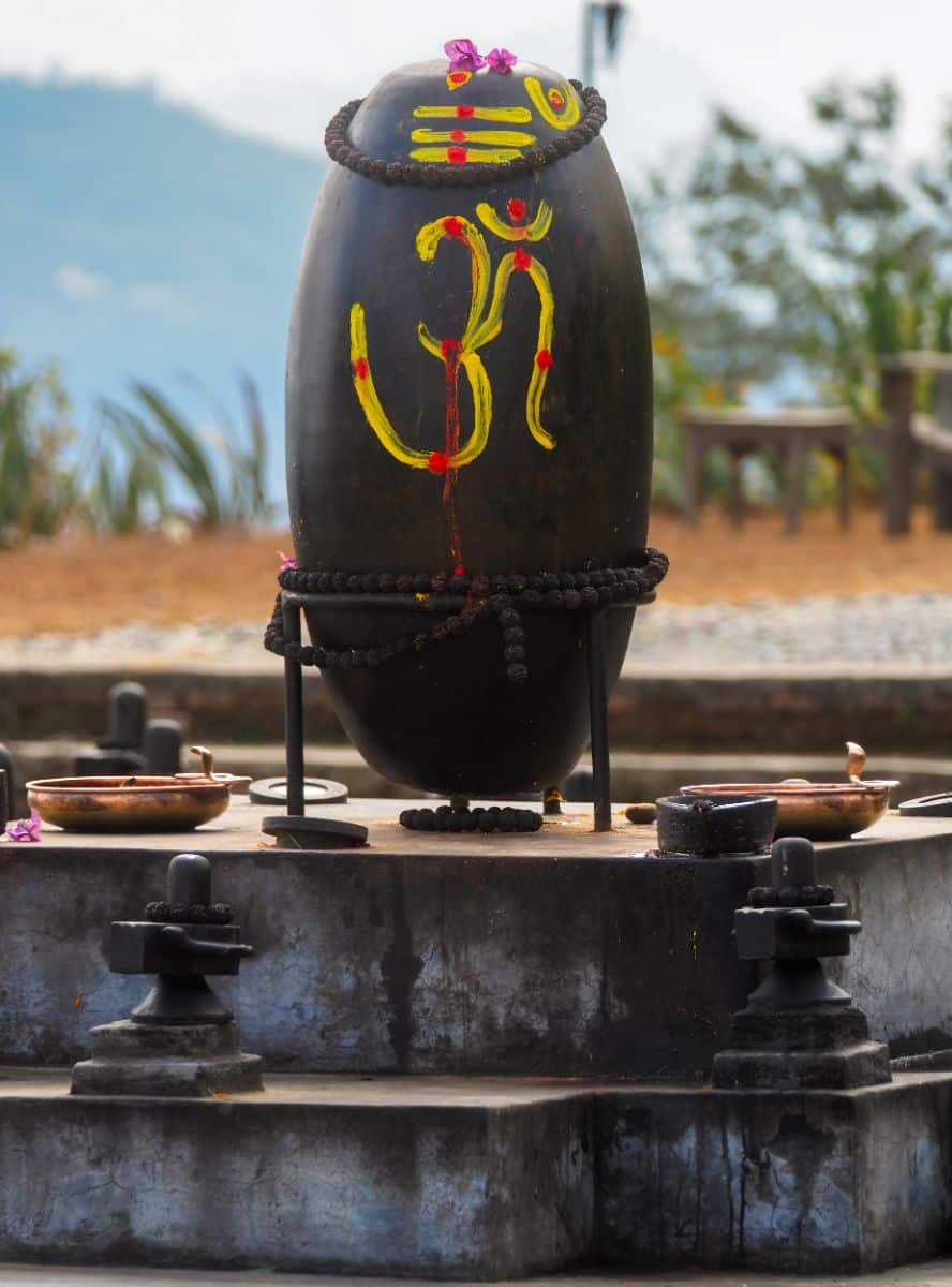 Om Bhur Bhuva Swaha – Gayatri Mantra Lyrics, Meaning, Benefits