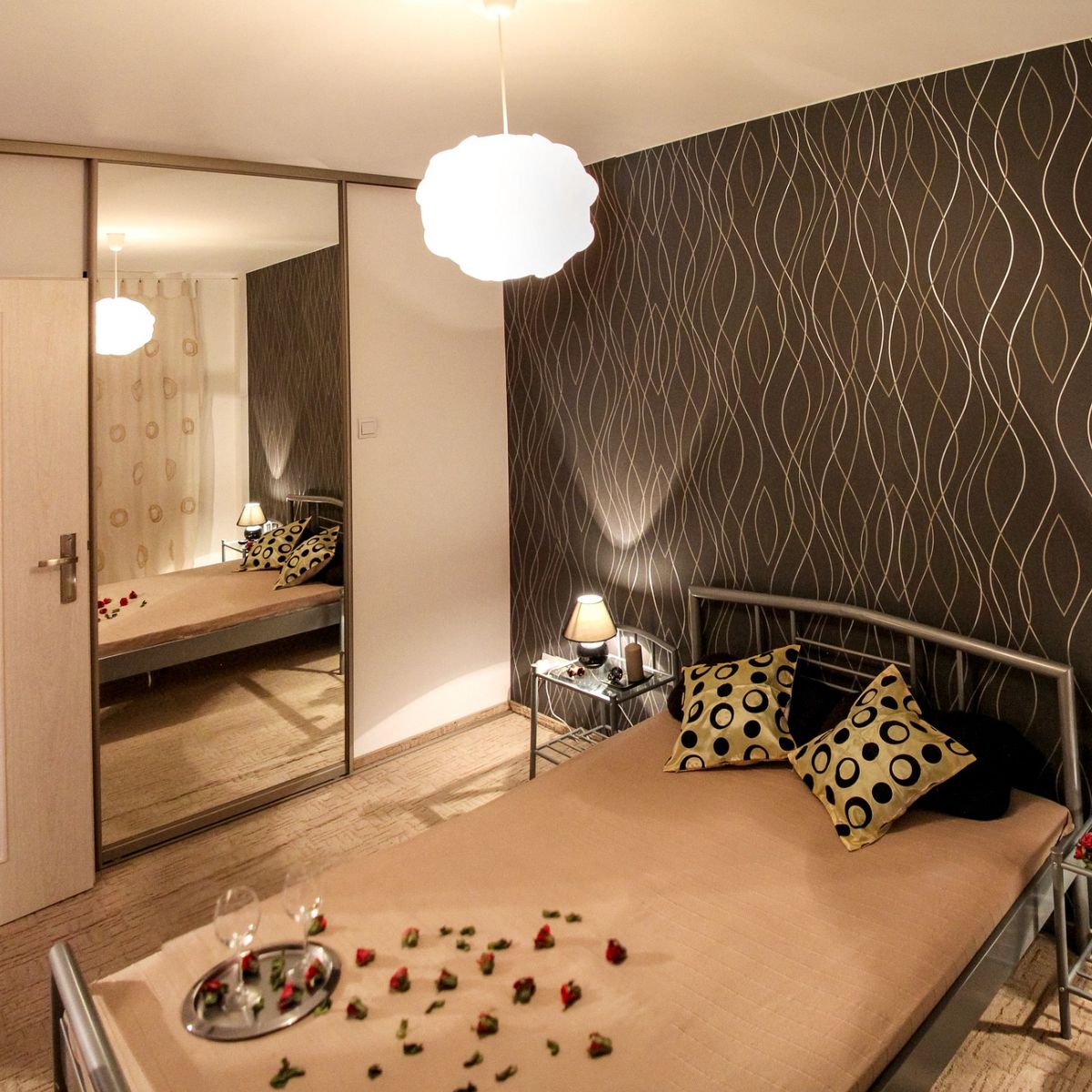 Mirrors in Bedroom and Spirits meaning Awakening State